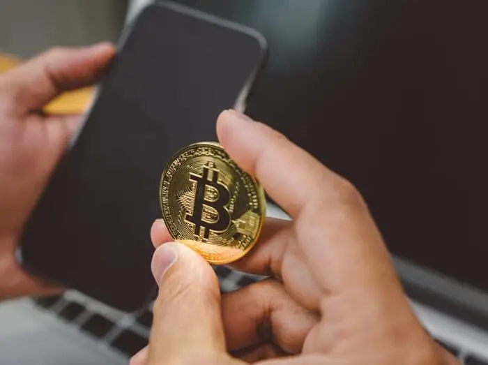 Destituyen a profesor por usar computadores escolares para obtener criptomonedas en Temuco