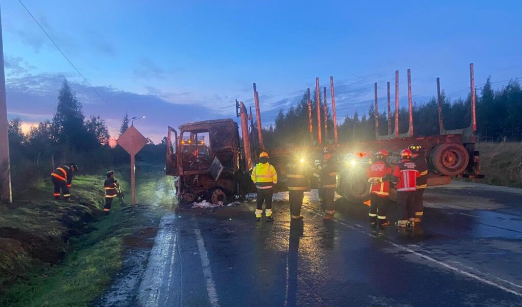 Investigan ataque a transportista obligado a conducir su camión hasta zona rural en La Araucanía