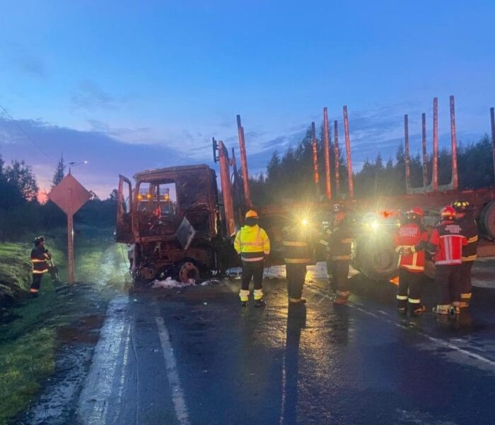 Investigan ataque a transportista obligado a conducir su camión hasta zona rural en La Araucanía
