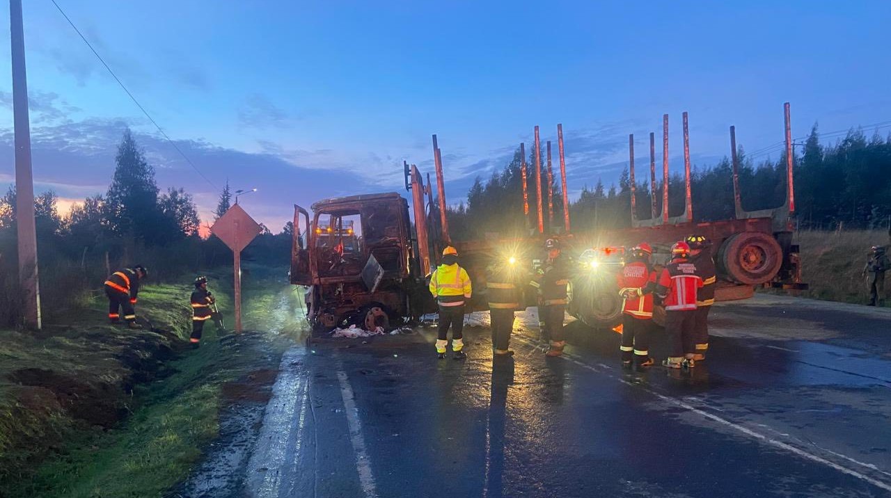 Investigan ataque a transportista obligado a conducir su camión hasta zona rural en La Araucanía