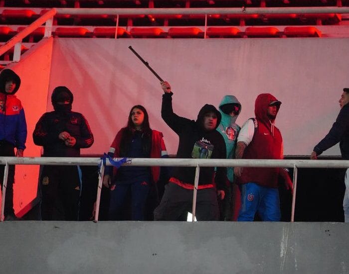 Azul Azul entrega listado de chilenos detenidos en Argentina tras incidentes en Copa Sudamericana