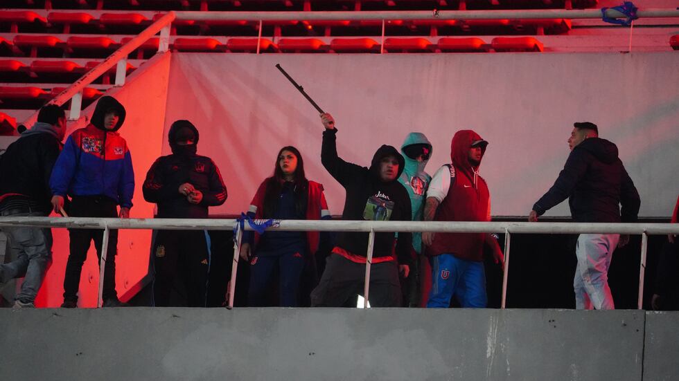 Azul Azul entrega listado de chilenos detenidos en Argentina tras incidentes en Copa Sudamericana