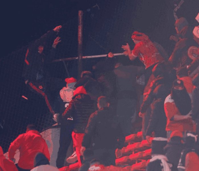 Partido de la U termina en batalla campal y pánico en tribunas