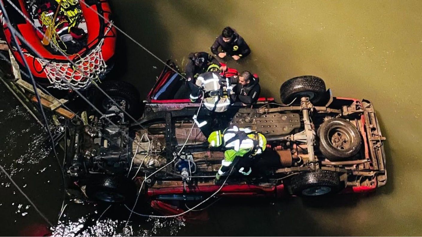 camioneta cae al río Malleco y su conductor no logra sobrevivir