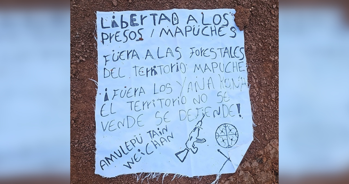 Ataque incendiario en Ercilla: queman retroexcavadora en predio forestal