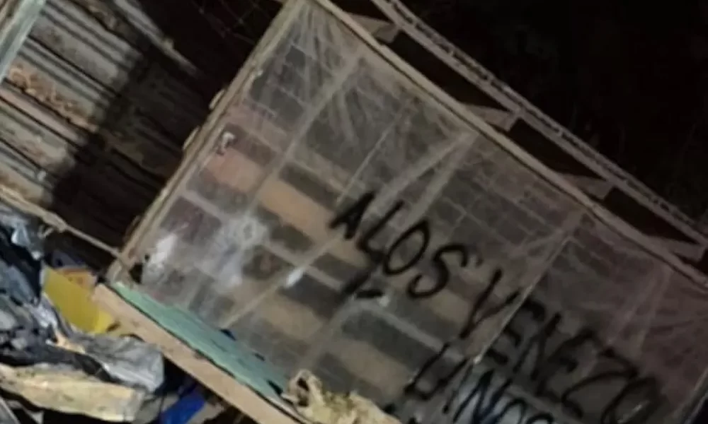 Investigan incendio en Pucón tras consigna “A los venezolanos se les respeta”