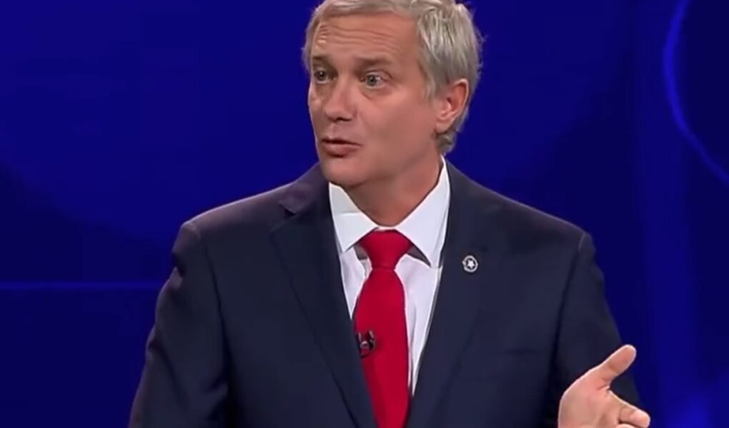 Kast se resta del debate