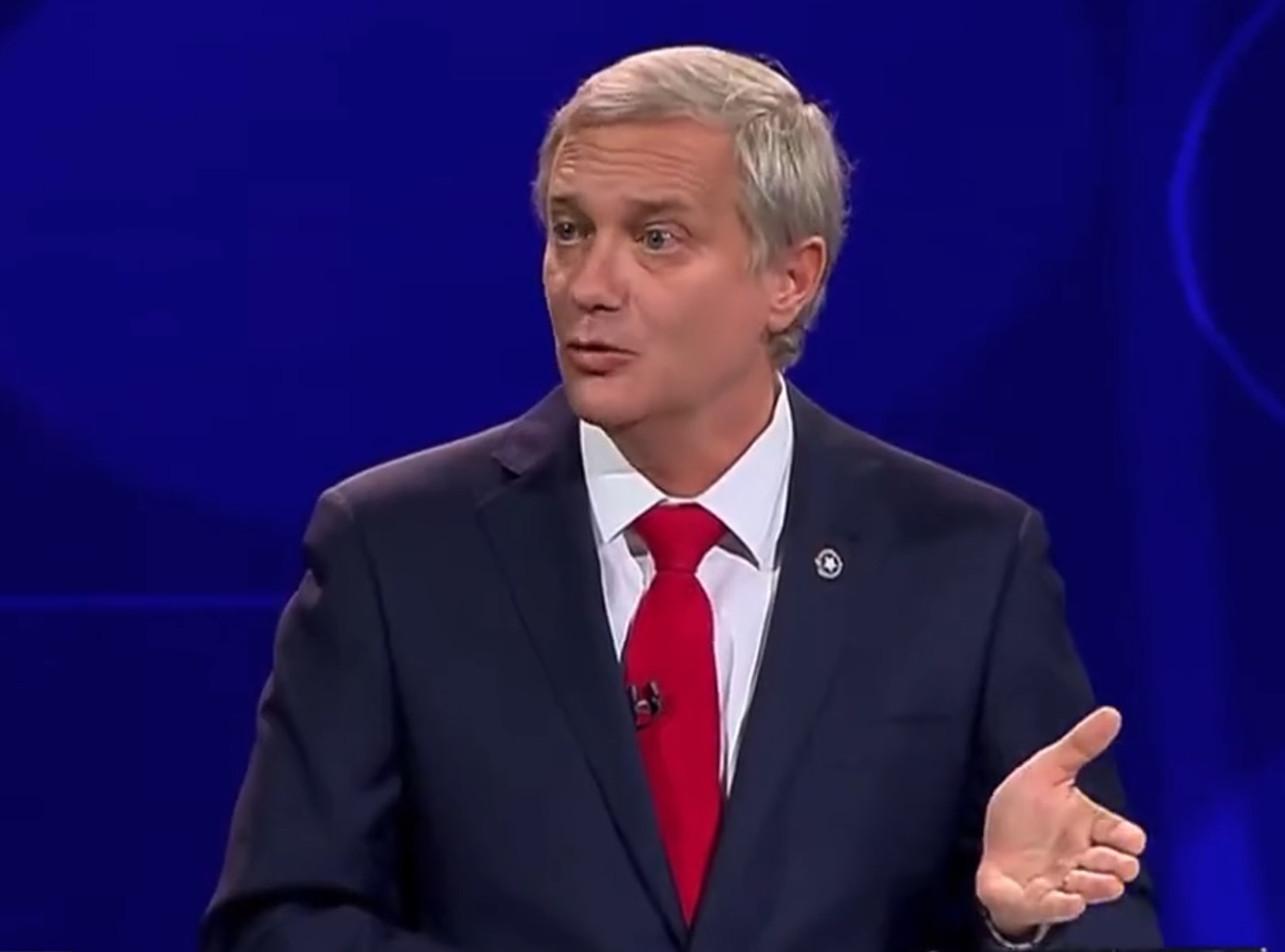 Kast se resta del debate