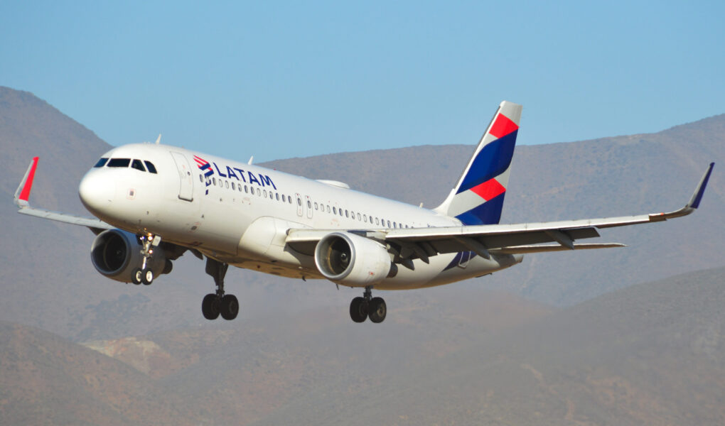 Latam cancela vuelos en pleno proceso electoral