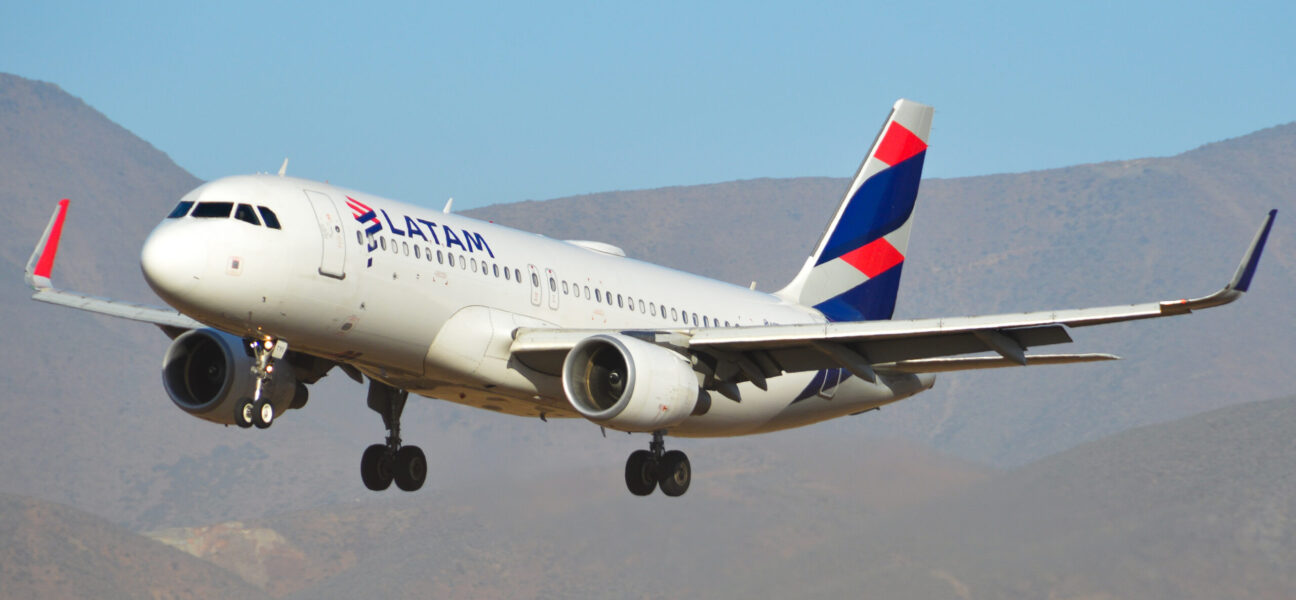 Latam cancela vuelos en pleno proceso electoral
