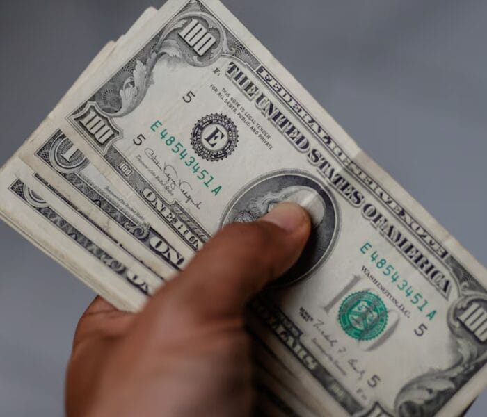 Dólar.