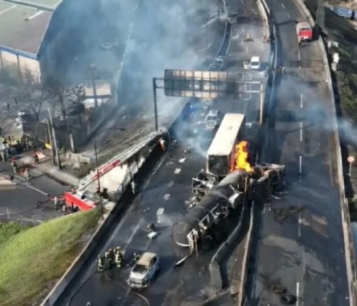 Explosión de camión de gas licuado
