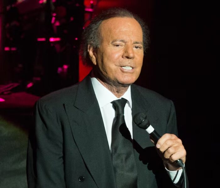 Julio Iglesias, cantante.