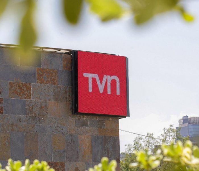 TVN se ubicó entre los tres canales más vistos de la televisión chilena este martes, superando a Canal 13 y destacando con programas como “La Fiera”, “Ahora Caigo” y “24 Horas Central”.