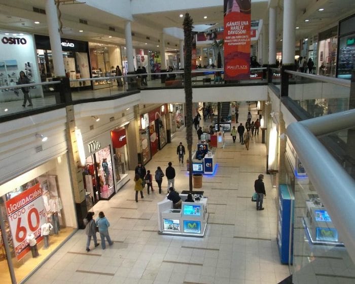 “DEJÉ UNA BOMBA 12:00 EXPLOTA”: Este es el mensaje que provocó evacuar el Mall Plaza Oeste