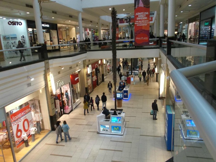 “DEJÉ UNA BOMBA 12:00 EXPLOTA”: Este es el mensaje que provocó evacuar el Mall Plaza Oeste