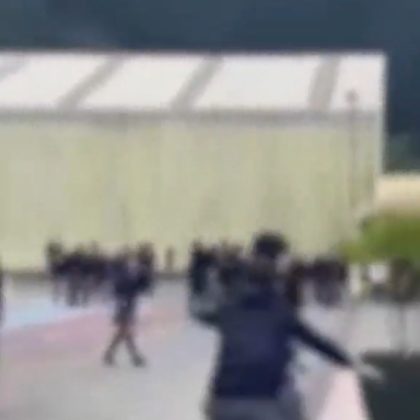 Masiva pelea en liceo de Talcahuano deja docentes heridos y estudiantes detenidos.