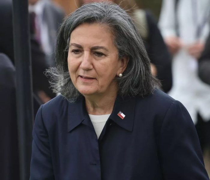 Ministra de Salud toma distancia de plan para reportar migrantes irregulares: “No podemos ir contra la ley.