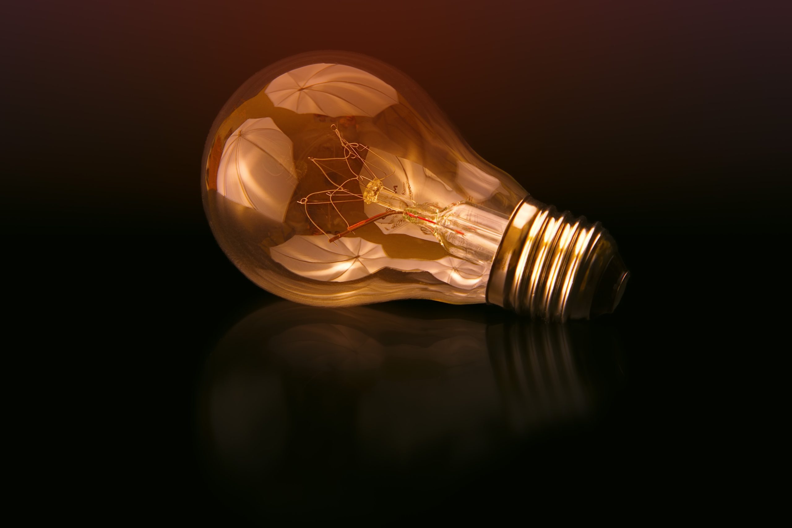 Gobierno presenta proyecto para evitar alza en las cuentas de la luz y regularizar deuda eléctrica